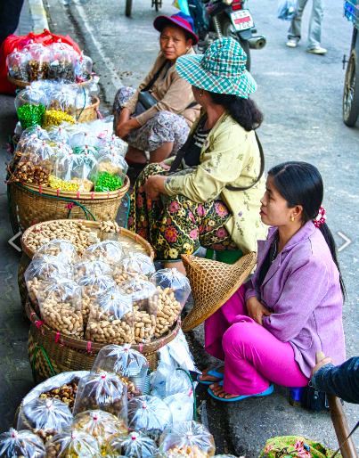 Burmese vendors on the Thai side of the border