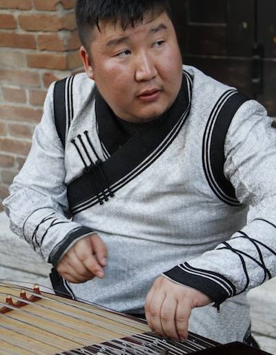 Sedaa member playing the Zheng