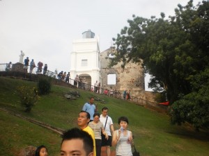 Walking to St Paul Hill