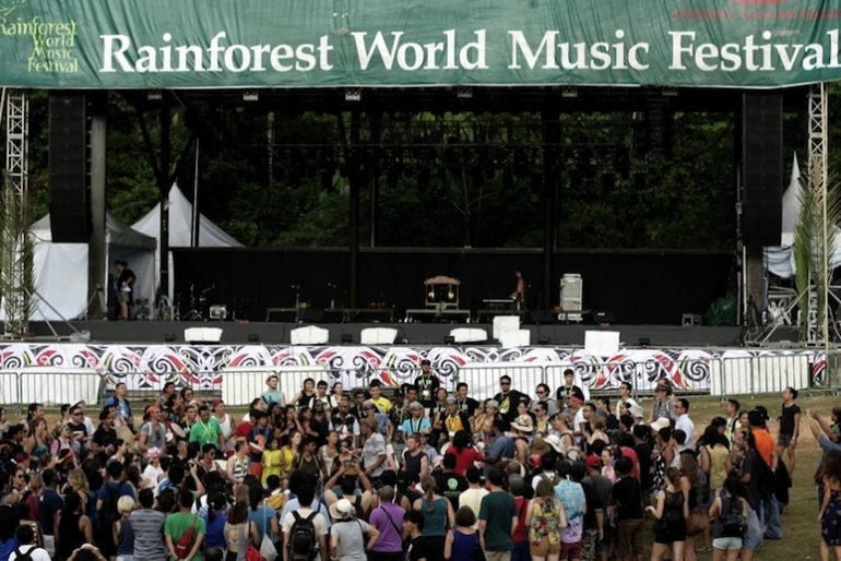 1drum.org and the crowd  at the Rainforest World Music Festival 2014