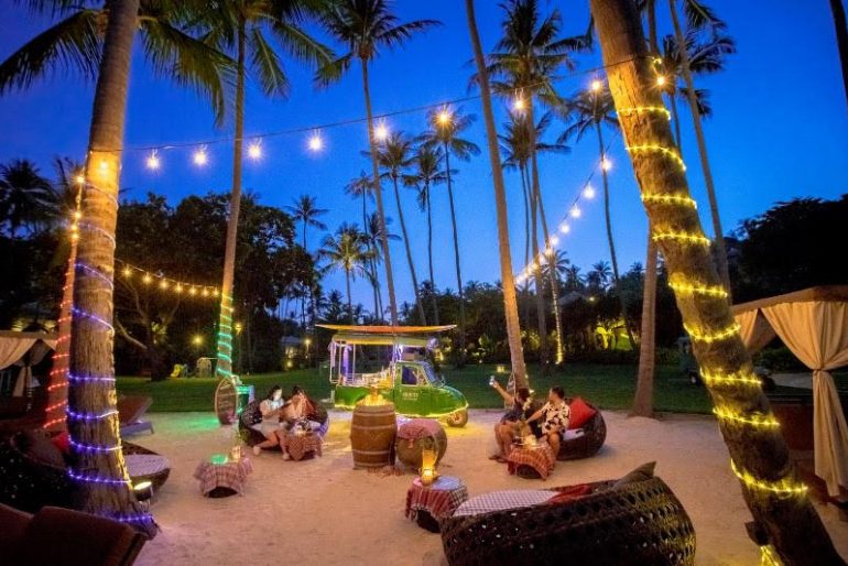 Tuk-Tuk Bar at the Banyan Tree Samui