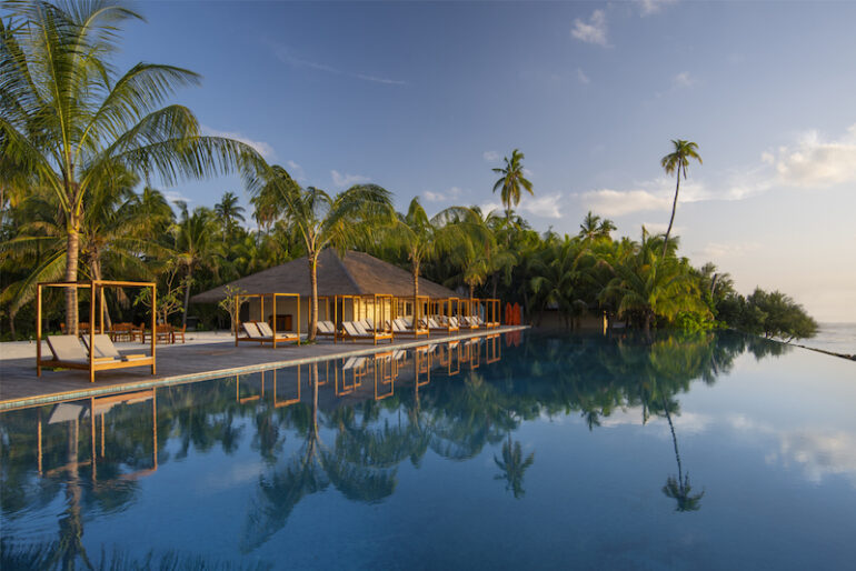 The Residence Maldives Dhigurah, The Beach Club 