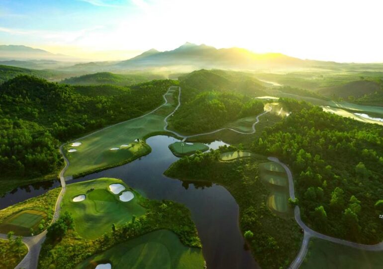 Vietnam Golf Coast Huge Year For Central Vietnam