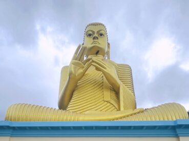 PHOTO GALLERY – The Golden Buddha of Dambulla