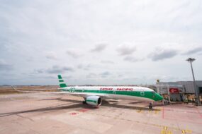 Cathay’s iconic ‘lettuce leaf sandwich’ livery lands in Singapore