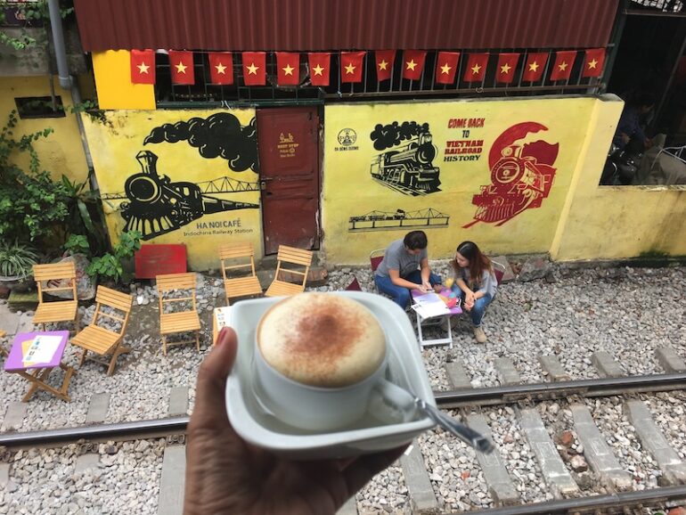 Il rito del Caffè all’Uovo di Hanoi