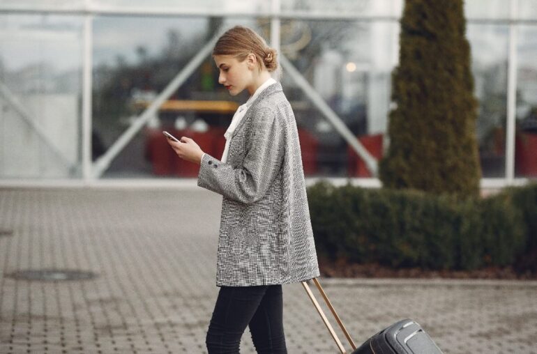 How to Stay Healthy & Fit While Traveling